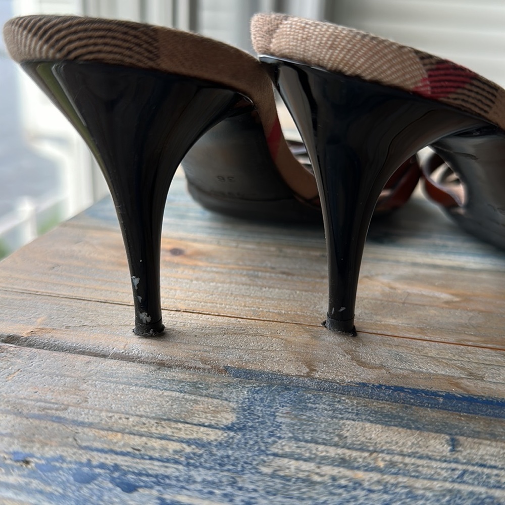 Burberry Brown Leather & Beige Nova Check Open-Toe Heels - Picture 5 of 8